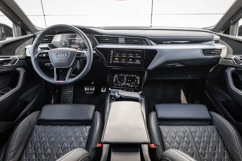 Audi Q8 e-tron 55 408pk quattro S Edition 115 kWh uit 2023, foto 5