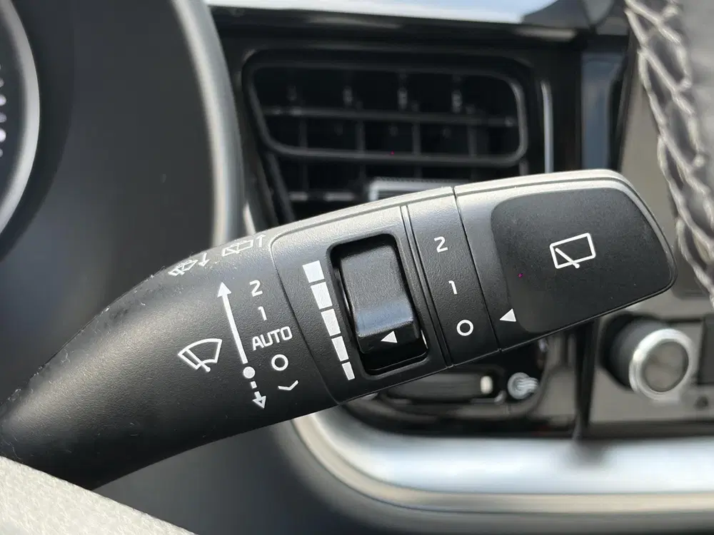 Kia Stonic 1.0 T-GDi MHEV DynamicPlusLine Navigatie uit 2023, foto 13