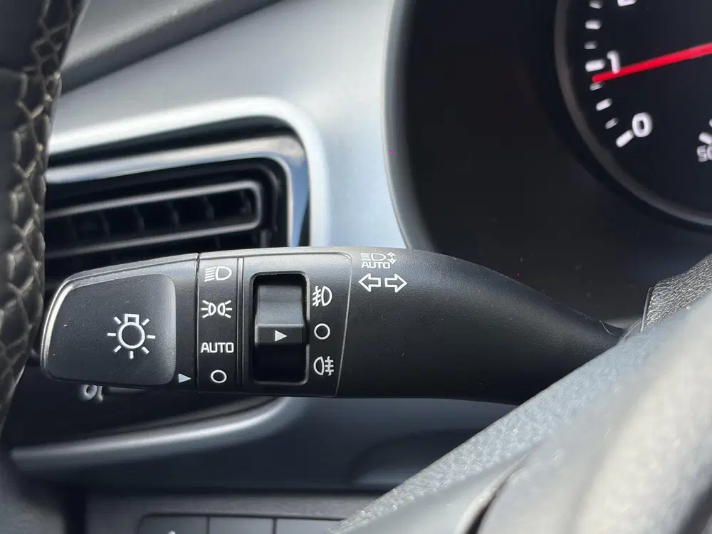 Kia Stonic 1.0 T-GDi MHEV DynamicPlusLine Navigatie uit 2023, foto 14