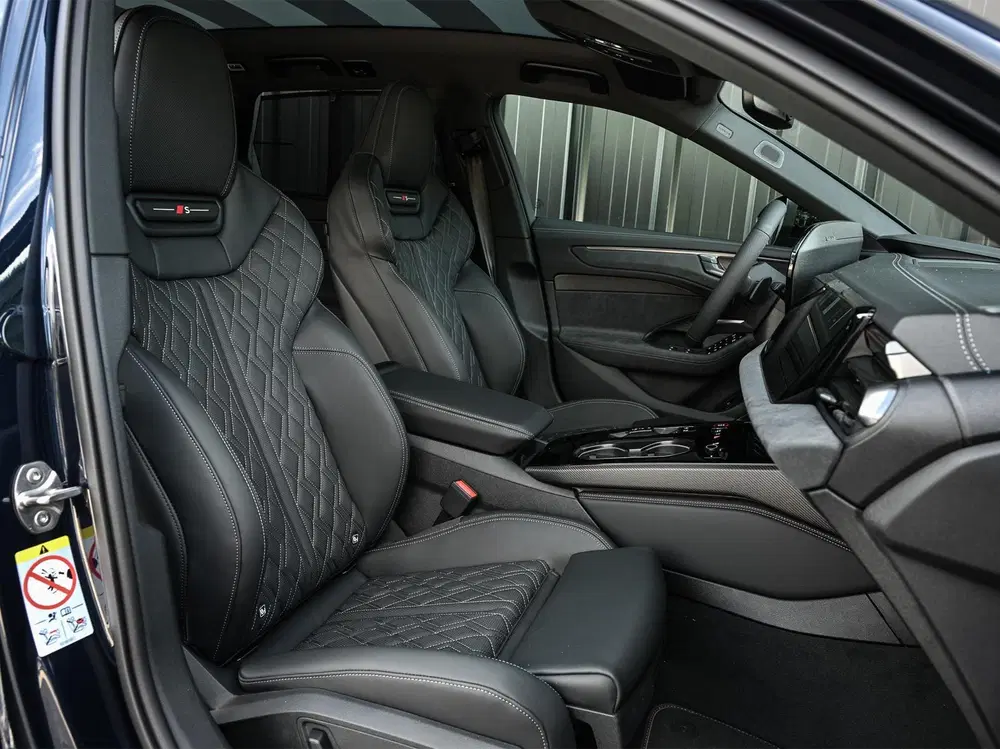 Audi A6 2.0 e-hybrid quattro S edition Competition uit 2026, foto 11