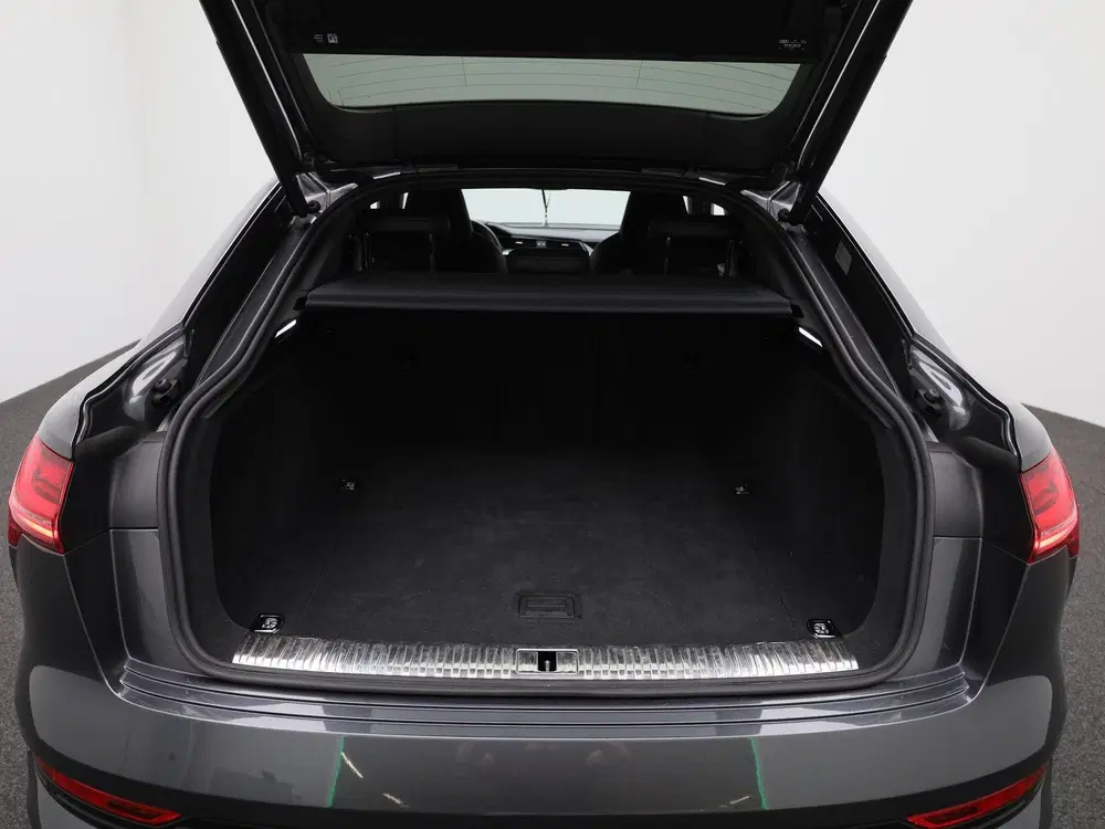 Audi e-tron 55 quattro S edition 95 kWh uit 2021, foto 12