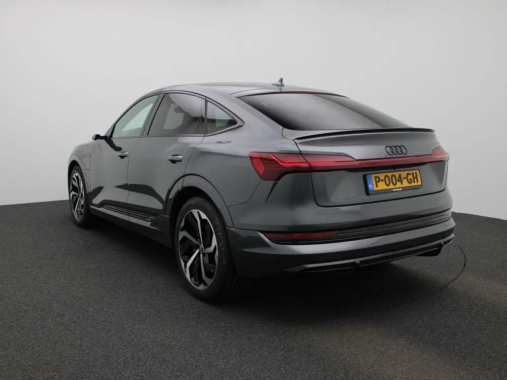 Audi e-tron 55 quattro S edition 95 kWh uit 2021, foto 2