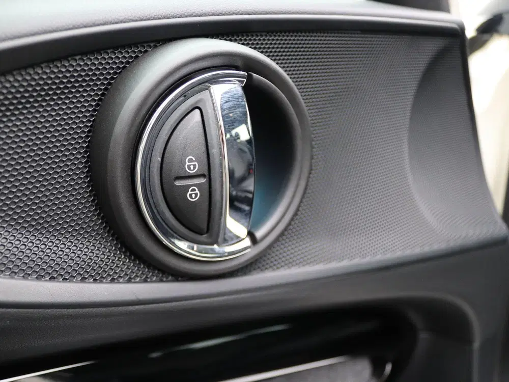 Mini Clubman One Business Edition + Classic + Sportstoe uit 2022, foto 12