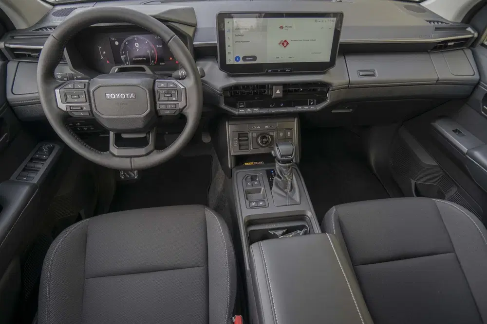 Toyota Hilux 2.8 D-4D MHEV Double Cab Auto 4WD Comfort uit 2026, foto 10