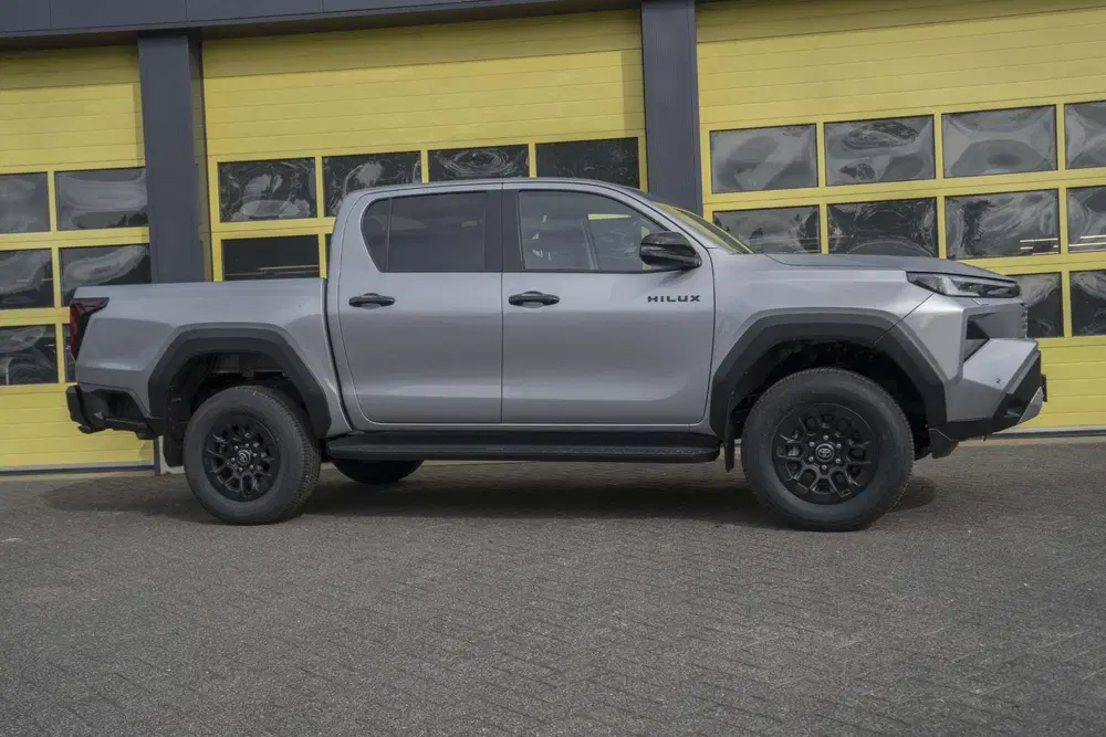 Toyota Hilux 2.8 D-4D MHEV Double Cab Auto 4WD Comfort uit 2026, foto 2