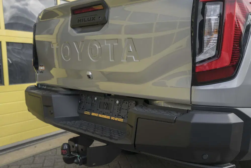 Toyota Hilux 2.8 D-4D MHEV Double Cab Auto 4WD Comfort uit 2026, foto 5