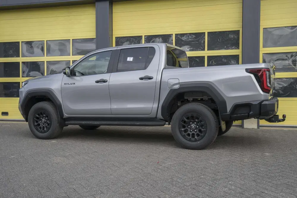 Toyota Hilux 2.8 D-4D MHEV Double Cab Auto 4WD Comfort uit 2026, foto 7