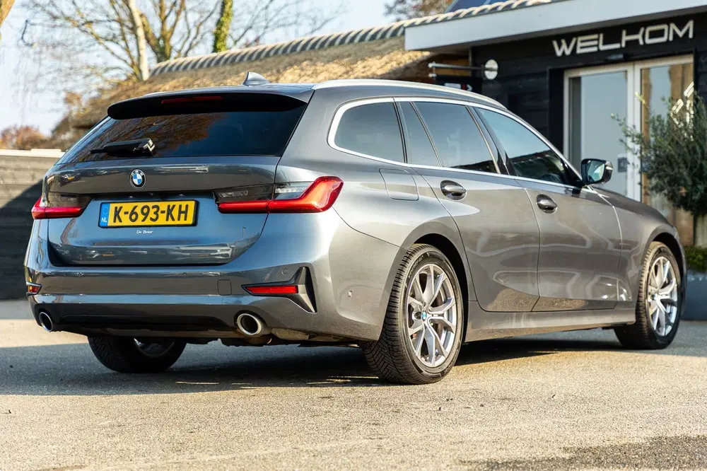 BMW 3-serie 318i High Executive Edition I NAP I pano uit 2021, foto 7