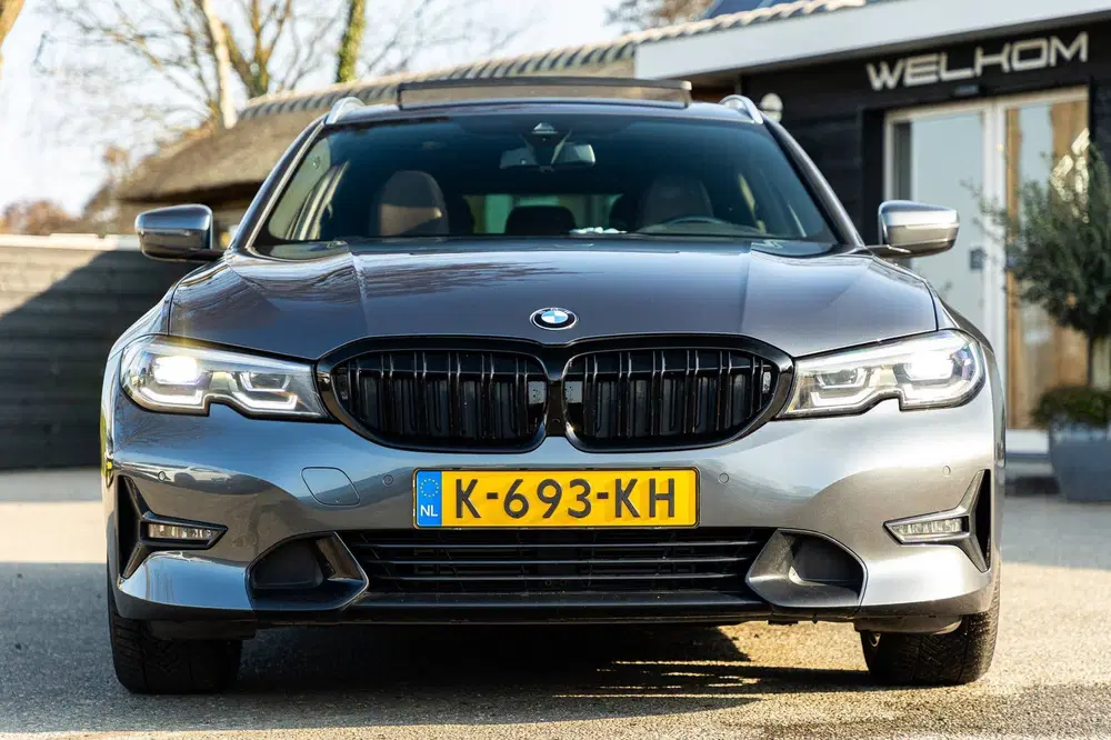 BMW 3-serie 318i High Executive Edition I NAP I pano uit 2021, foto 9