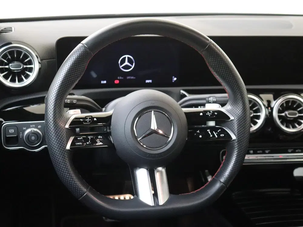 Mercedes-Benz A-Klasse 180 AMG Line uit 2024, foto 10