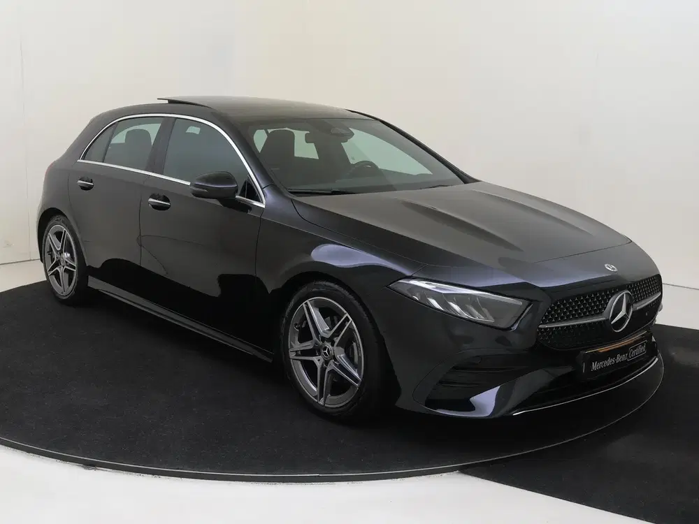 Mercedes-Benz A-Klasse 180 AMG Line uit 2024, foto 2