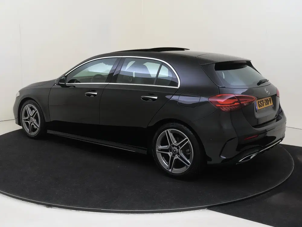 Mercedes-Benz A-Klasse 180 AMG Line uit 2024, foto 3