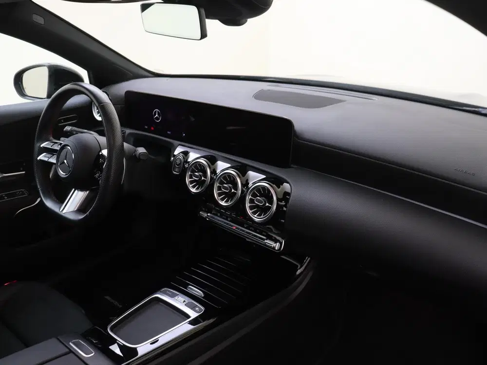 Mercedes-Benz A-Klasse 180 AMG Line uit 2024, foto 5
