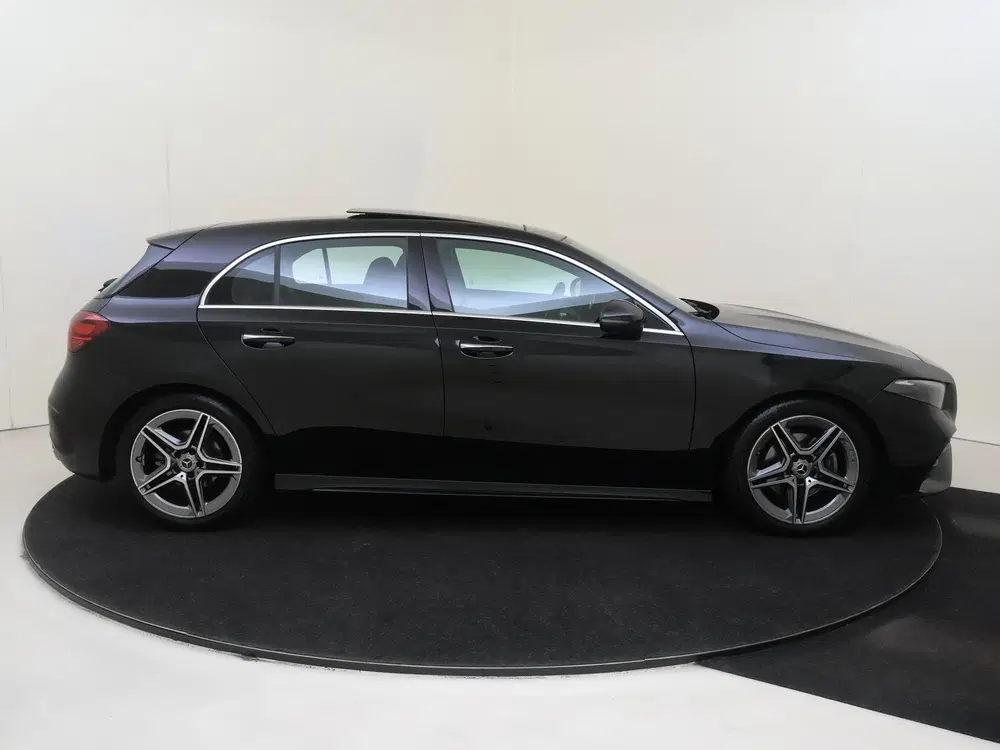 Mercedes-Benz A-Klasse 180 AMG Line uit 2024, foto 9