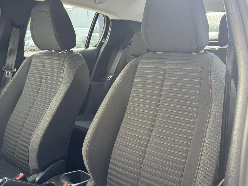 Peugeot 208 1.2 PureTech Active Pack uit 2023, foto 12