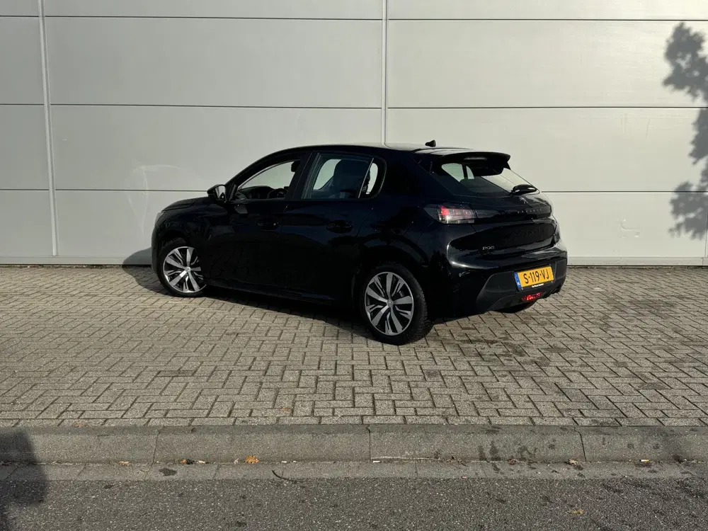 Peugeot 208 1.2 PureTech Active Pack uit 2023, foto 4