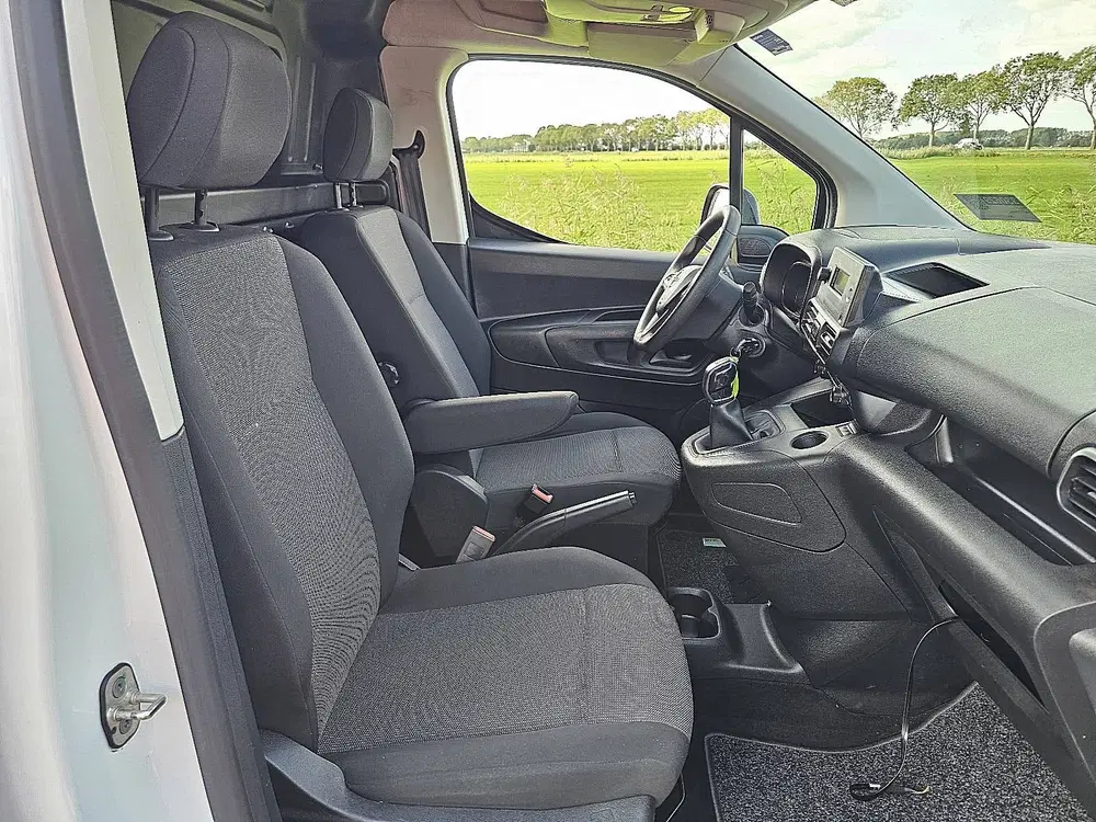 Opel Combo 1.5 L2 2xZjdeur NAP Airco Trekhaak 1e Eige uit 2021, foto 7