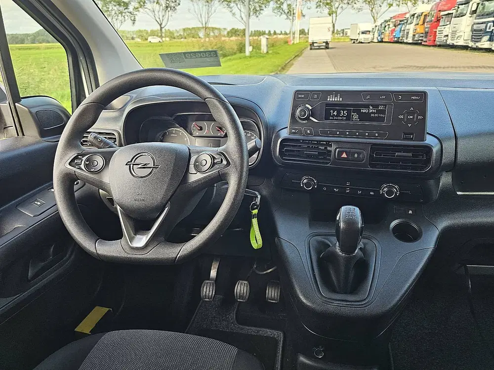 Opel Combo 1.5 L2 2xZjdeur NAP Airco Trekhaak 1e Eige uit 2021, foto 8