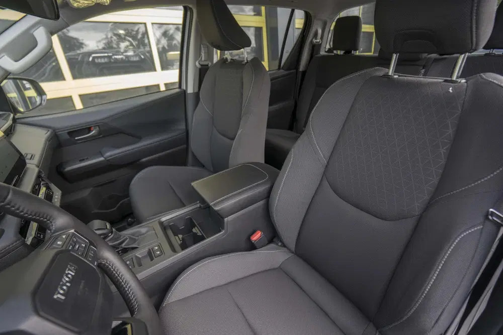 Toyota Hilux 2.8 D-4D MHEV Double Cab Auto 4WD Comfort uit 2026, foto 14