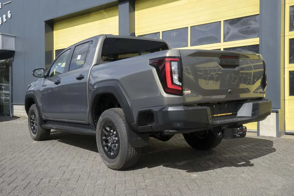 Toyota Hilux 2.8 D-4D MHEV Double Cab Auto 4WD Comfort uit 2026, foto 4