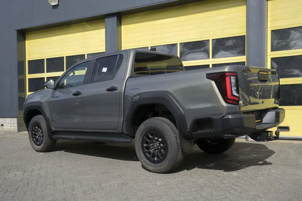 Toyota Hilux 2.8 D-4D MHEV Double Cab Auto 4WD Comfort uit 2026, foto 5