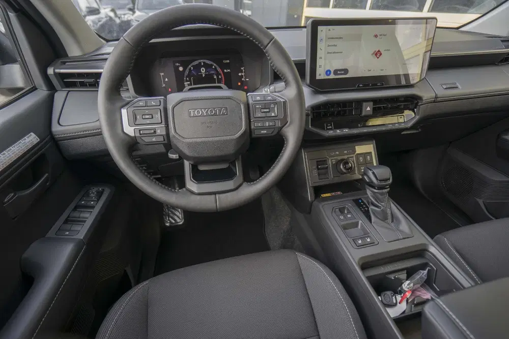 Toyota Hilux 2.8 D-4D MHEV Double Cab Auto 4WD Comfort uit 2026, foto 9