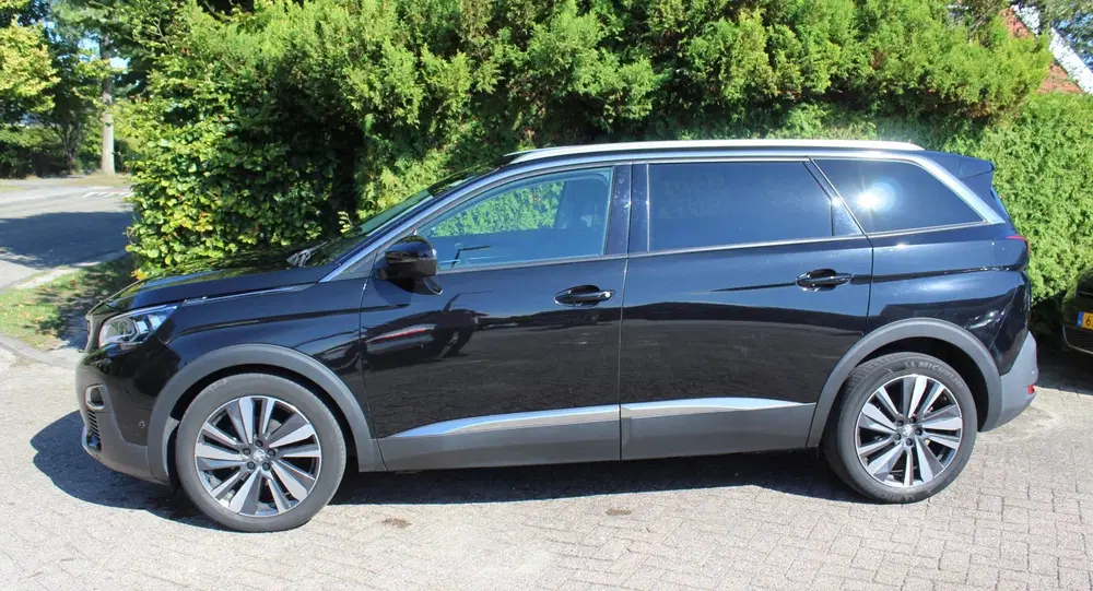 Peugeot 5008 1.2 PureTech Blue Lease Premium Avantage uit 2020, foto 2