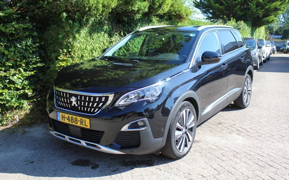 Peugeot 5008 1.2 PureTech Blue Lease Premium Avantage uit 2020, foto 3