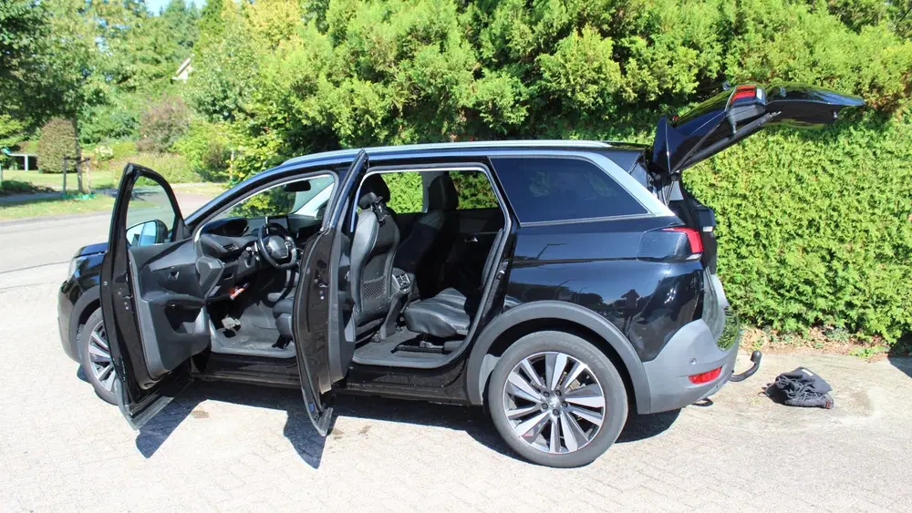Peugeot 5008 1.2 PureTech Blue Lease Premium Avantage uit 2020, foto 6