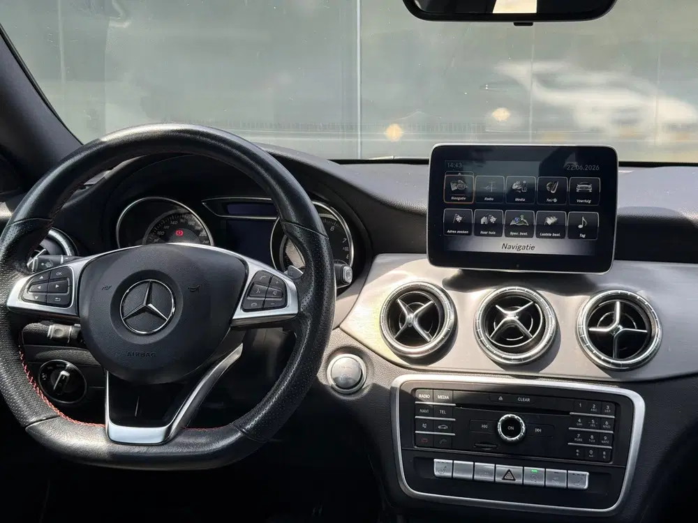 Mercedes-Benz CLA 180 AMG Line Navi uit 2019, foto 12