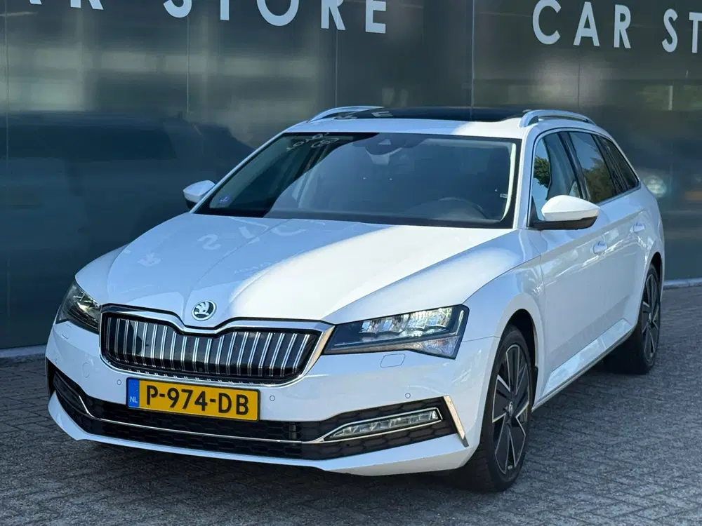 Skoda Superb 1.4 TSI iV Sportline Pano uit 2021, foto 3