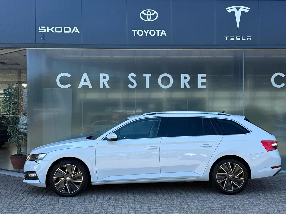 Skoda Superb 1.4 TSI iV Sportline Pano uit 2021, foto 9
