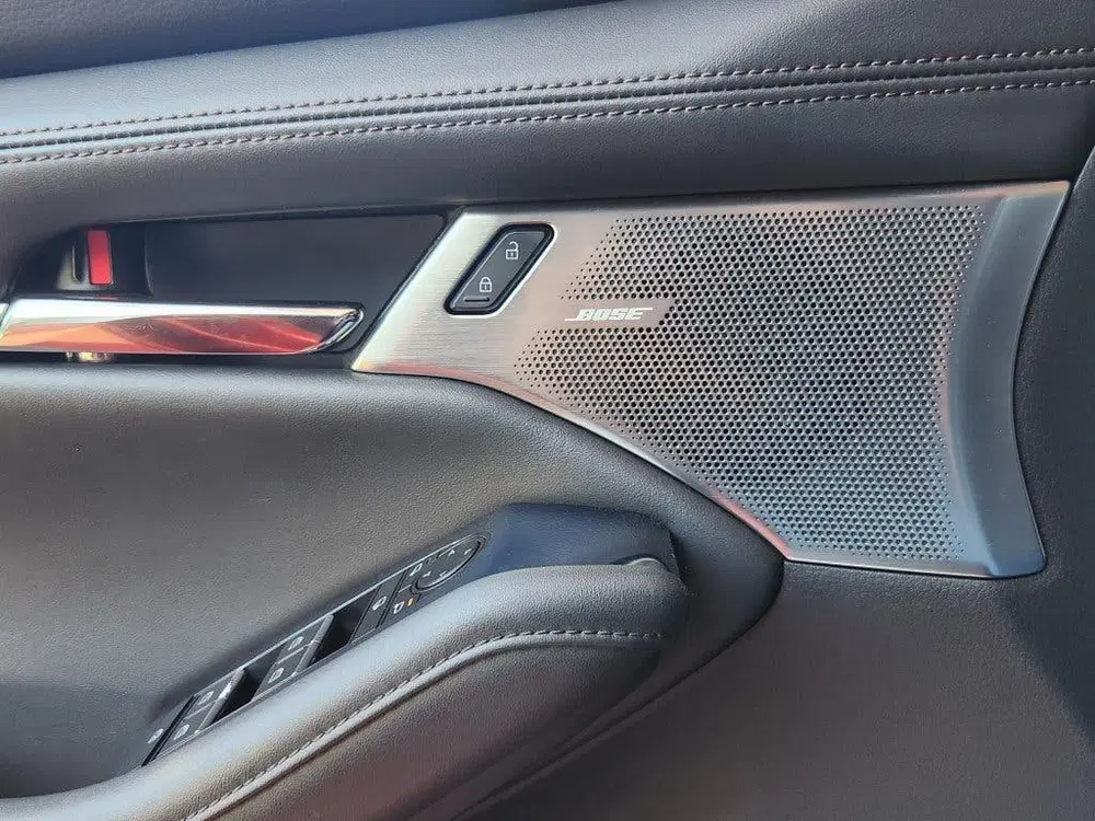 Mazda 3 2.0 Skyactiv G Luxury uit 2019, foto 15