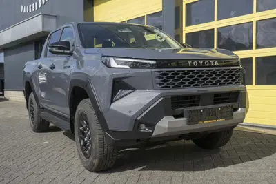 Toyota Hilux 2.8 D-4D MHEV Double Cab Auto 4WD Comfort uit 2026