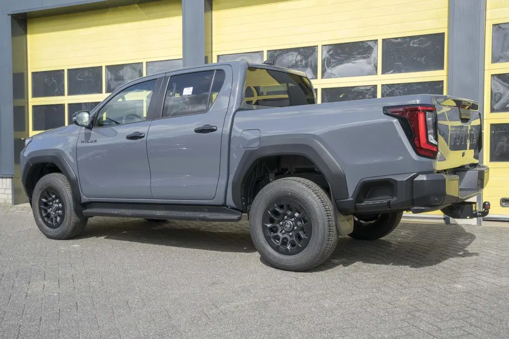 Toyota Hilux 2.8 D-4D MHEV Double Cab Auto 4WD Comfort uit 2026, foto 6