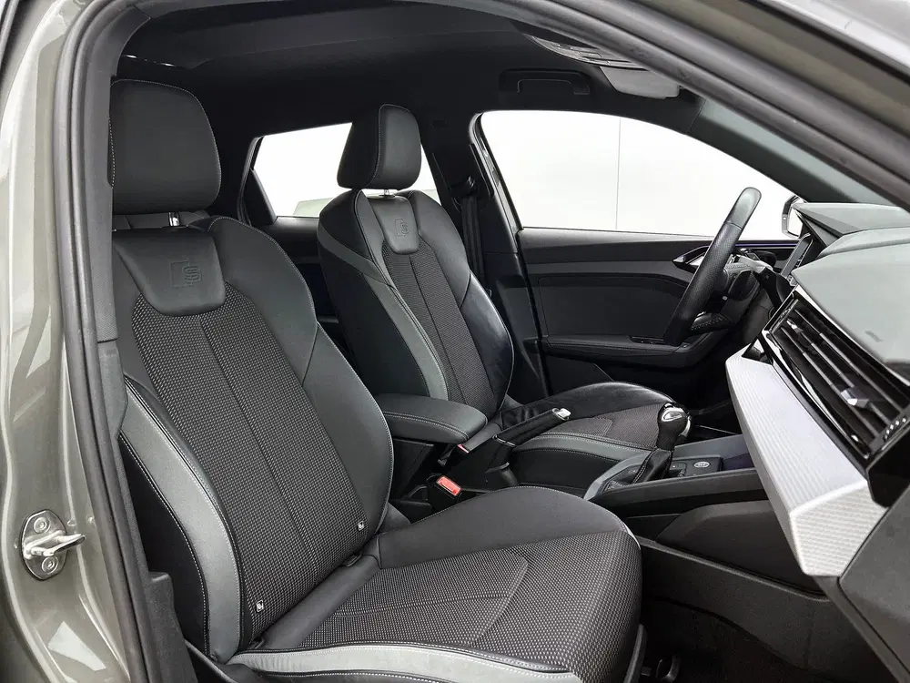 Audi A1 30 TFSI Edition One Automaat uit 2019, foto 12
