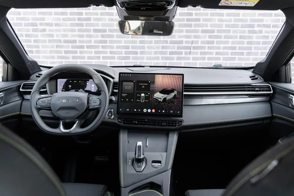 Lynk & Co 01 1.5 Plug-in Hybrid Core uit 2025, foto 2