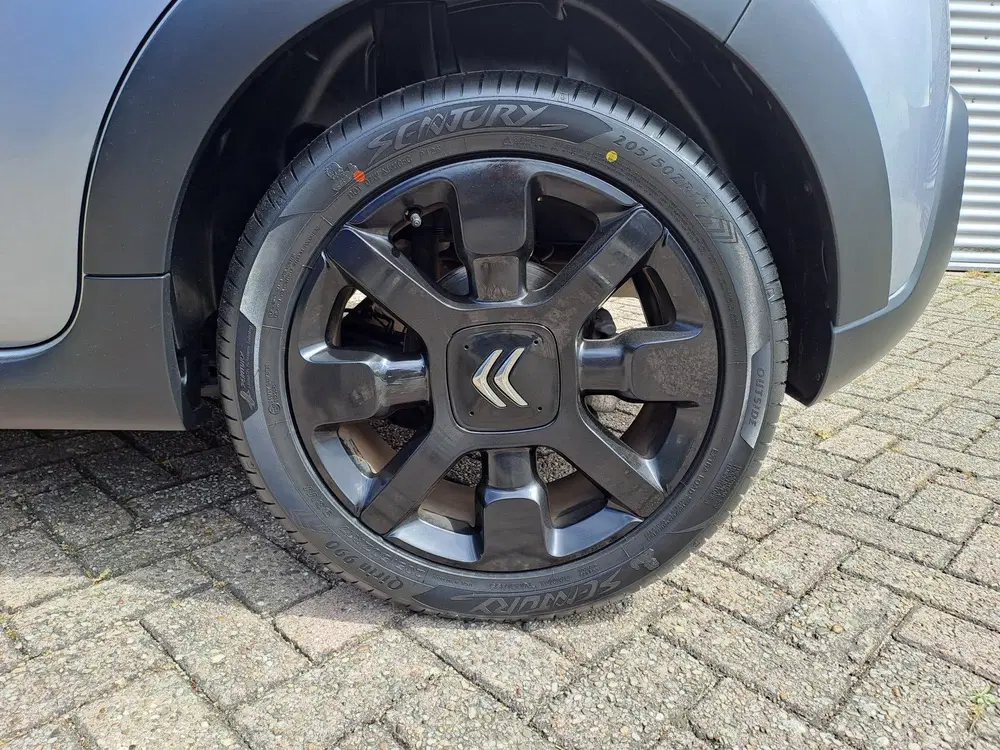 Citroën C3 1.2 PureTech S&S Shine uit 2019, foto 8
