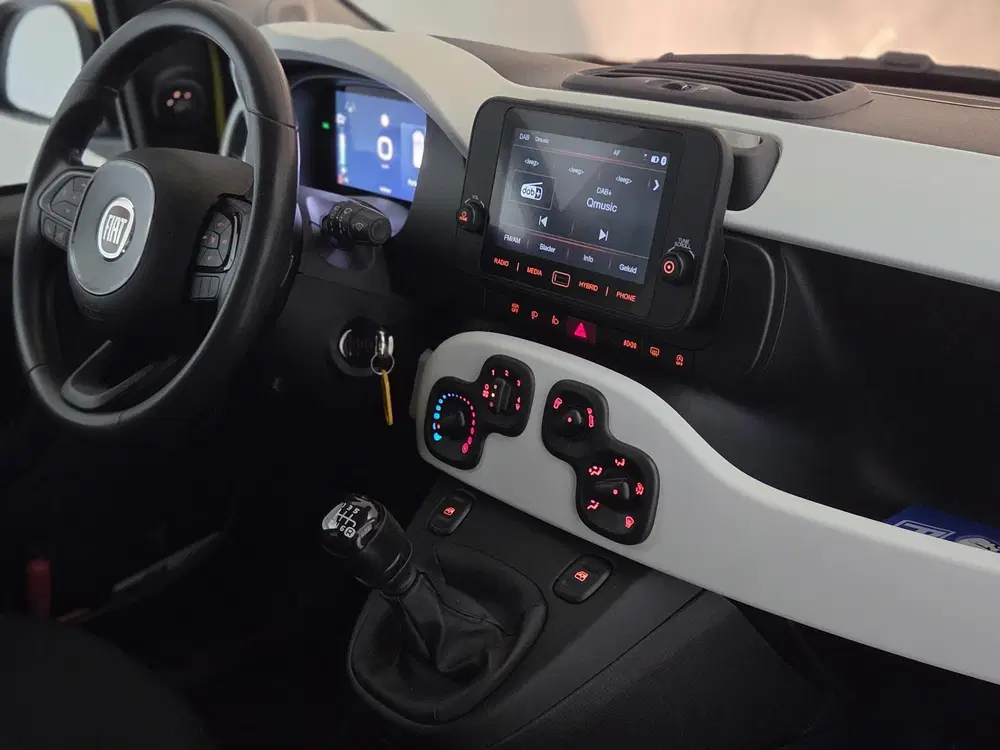 Fiat Panda 1.0 Hybrid Pandina uit 2024, foto 2