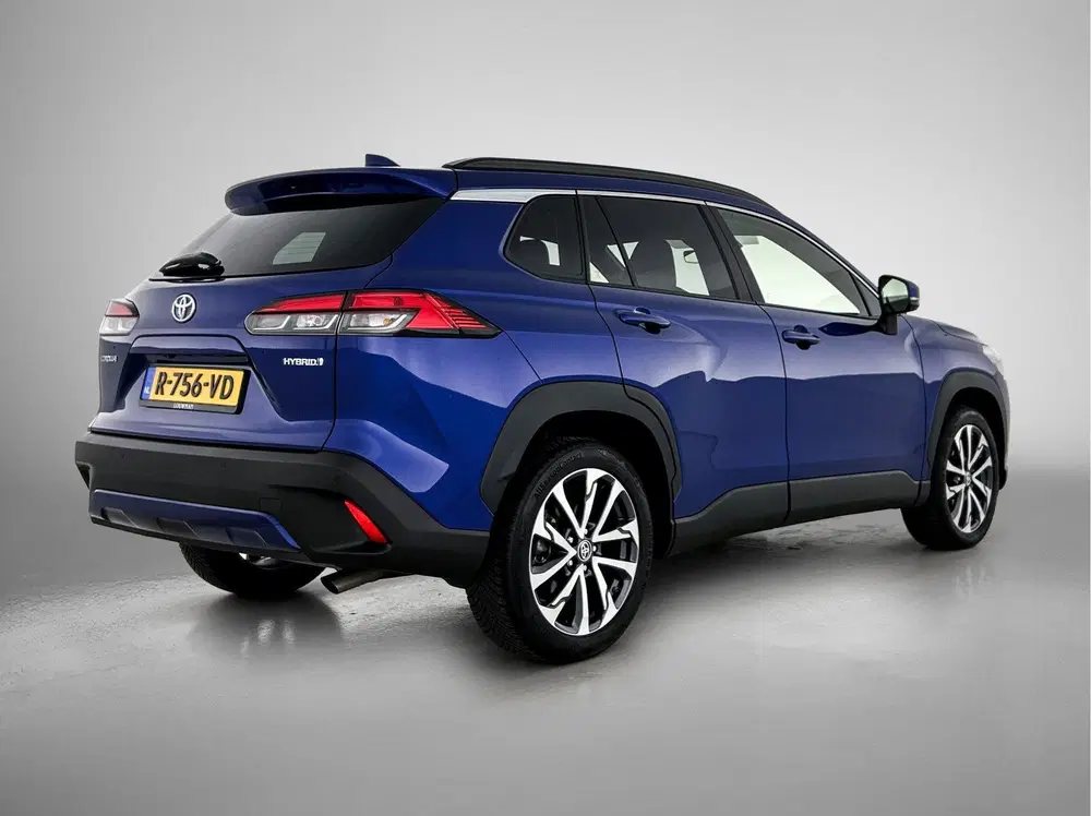 Toyota Corolla Cross 2.0 Hybrid First Edition uit 2022, foto 2