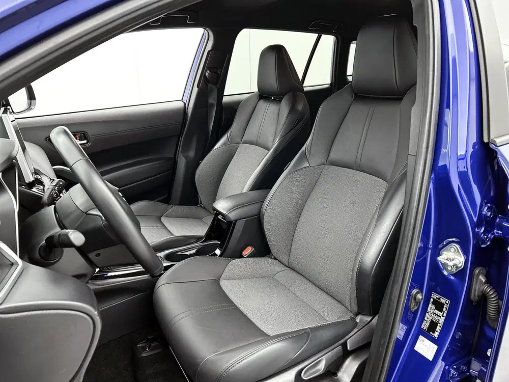 Toyota Corolla Cross 2.0 Hybrid First Edition uit 2022, foto 8