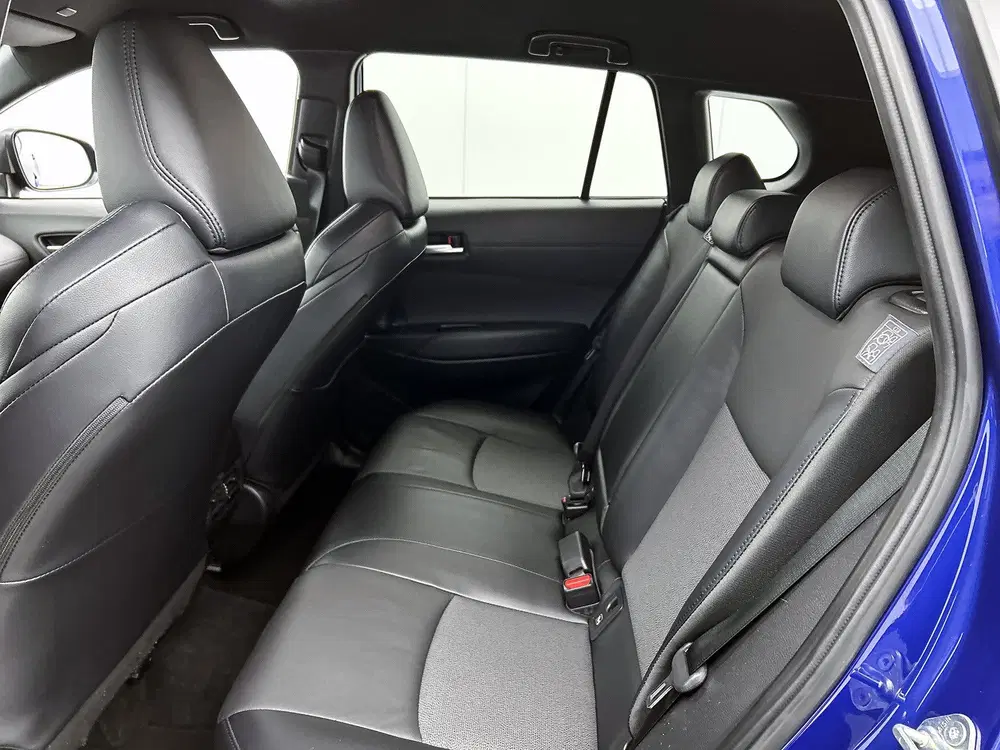 Toyota Corolla Cross 2.0 Hybrid First Edition uit 2022, foto 9