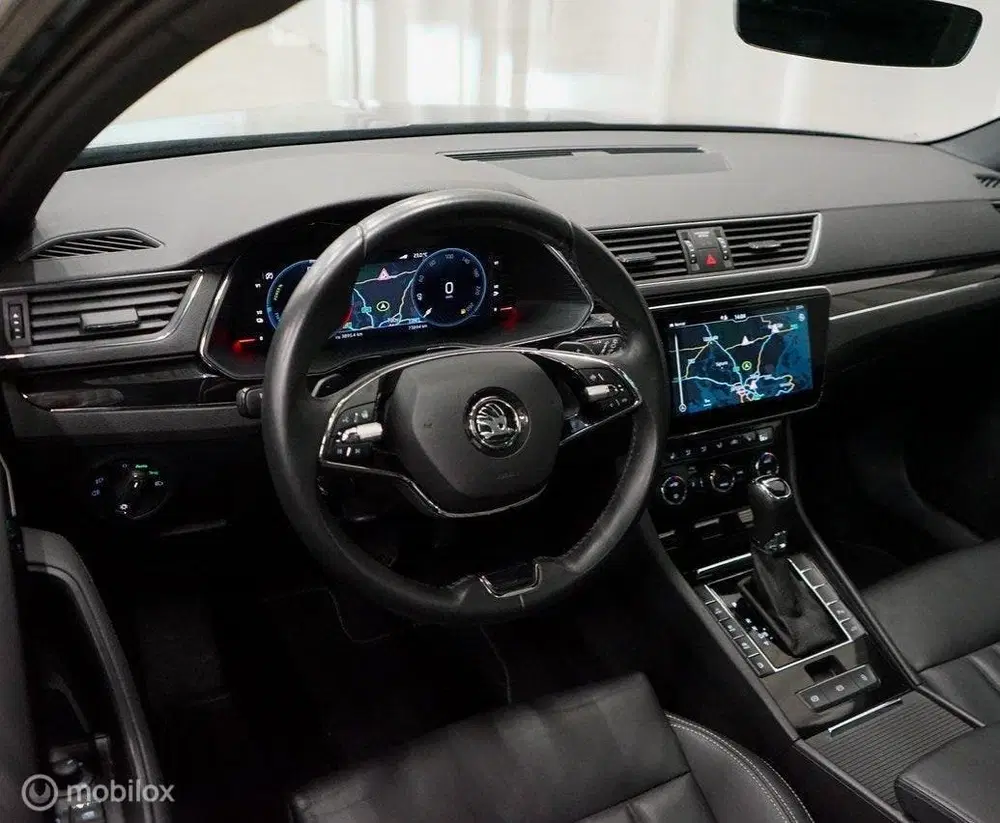 Skoda Superb 1.4 TSI iV L&K uit 2023, foto 2