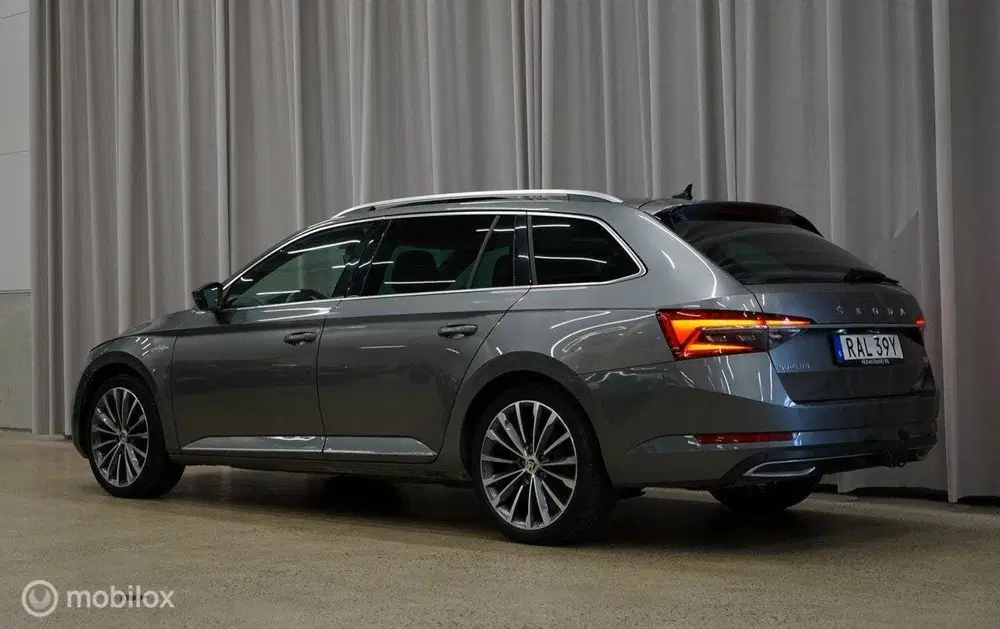 Skoda Superb 1.4 TSI iV L&K uit 2023, foto 3