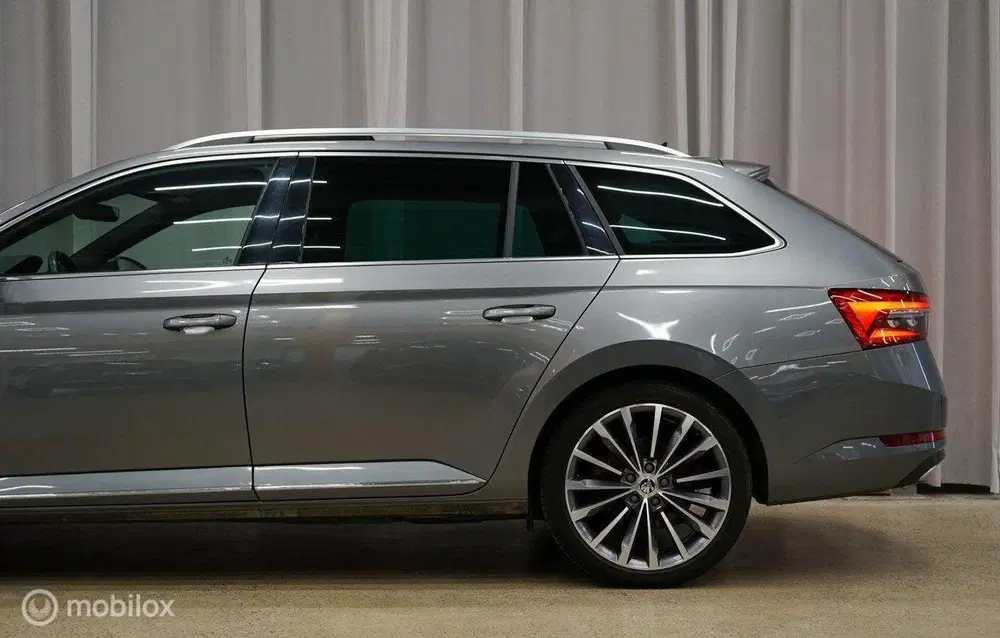 Skoda Superb 1.4 TSI iV L&K uit 2023, foto 5
