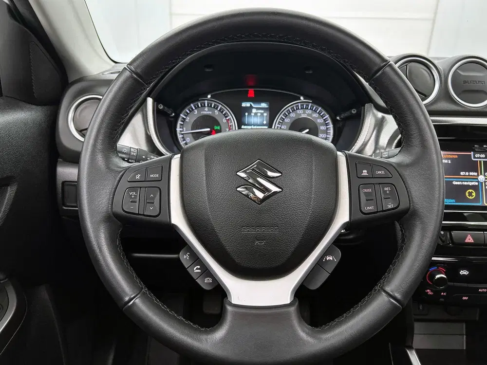 Suzuki Vitara 1.4 Boosterjet Style Smart Hybrid uit 2024, foto 15