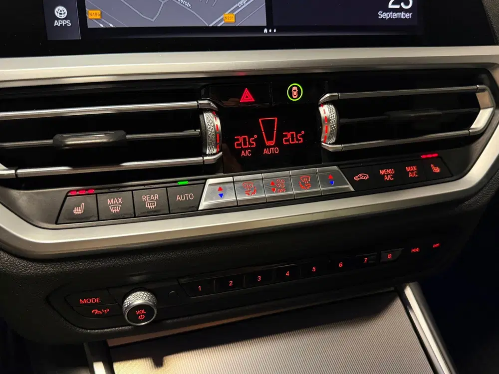 BMW 3-serie 330e eDrive Edition M-Sport uit 2020, foto 15