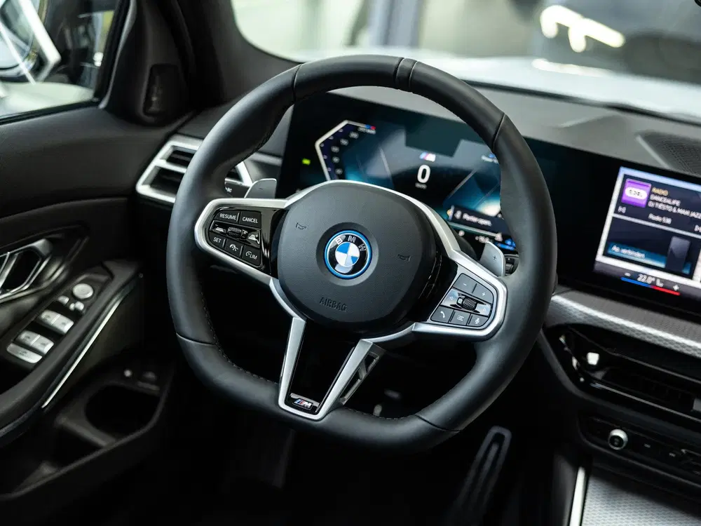 BMW 3-serie 330e uit 2026, foto 10