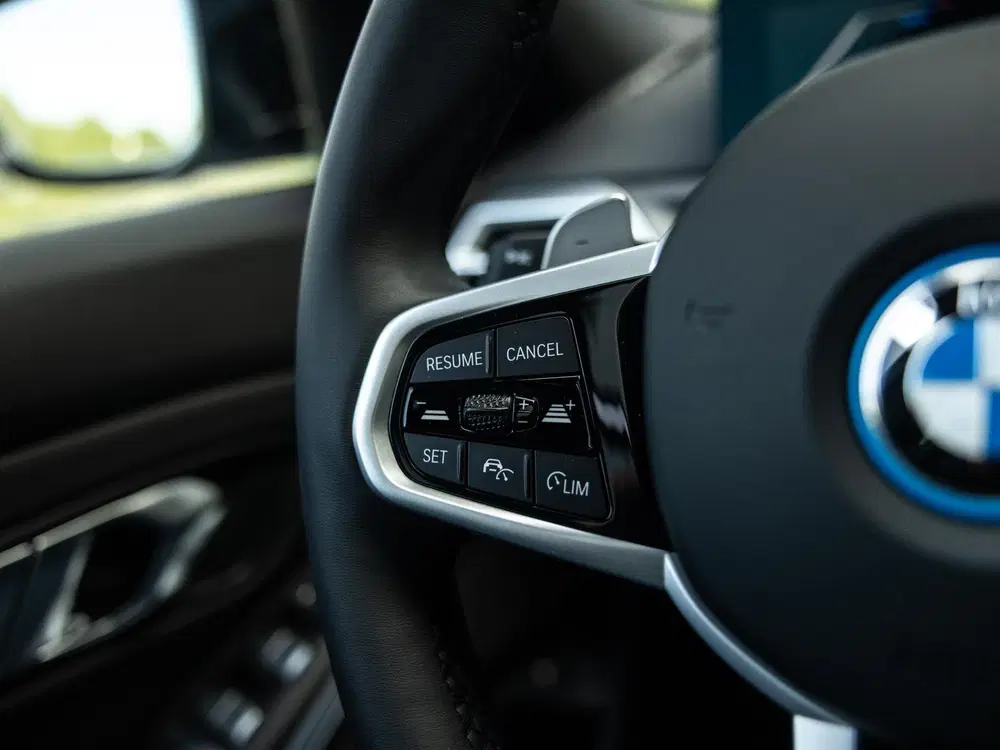 BMW 3-serie 330e uit 2026, foto 11