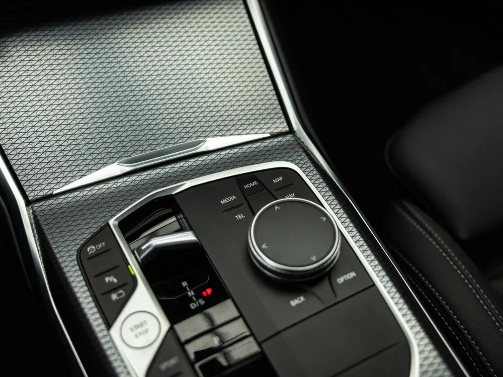 BMW 3-serie 330e uit 2026, foto 14